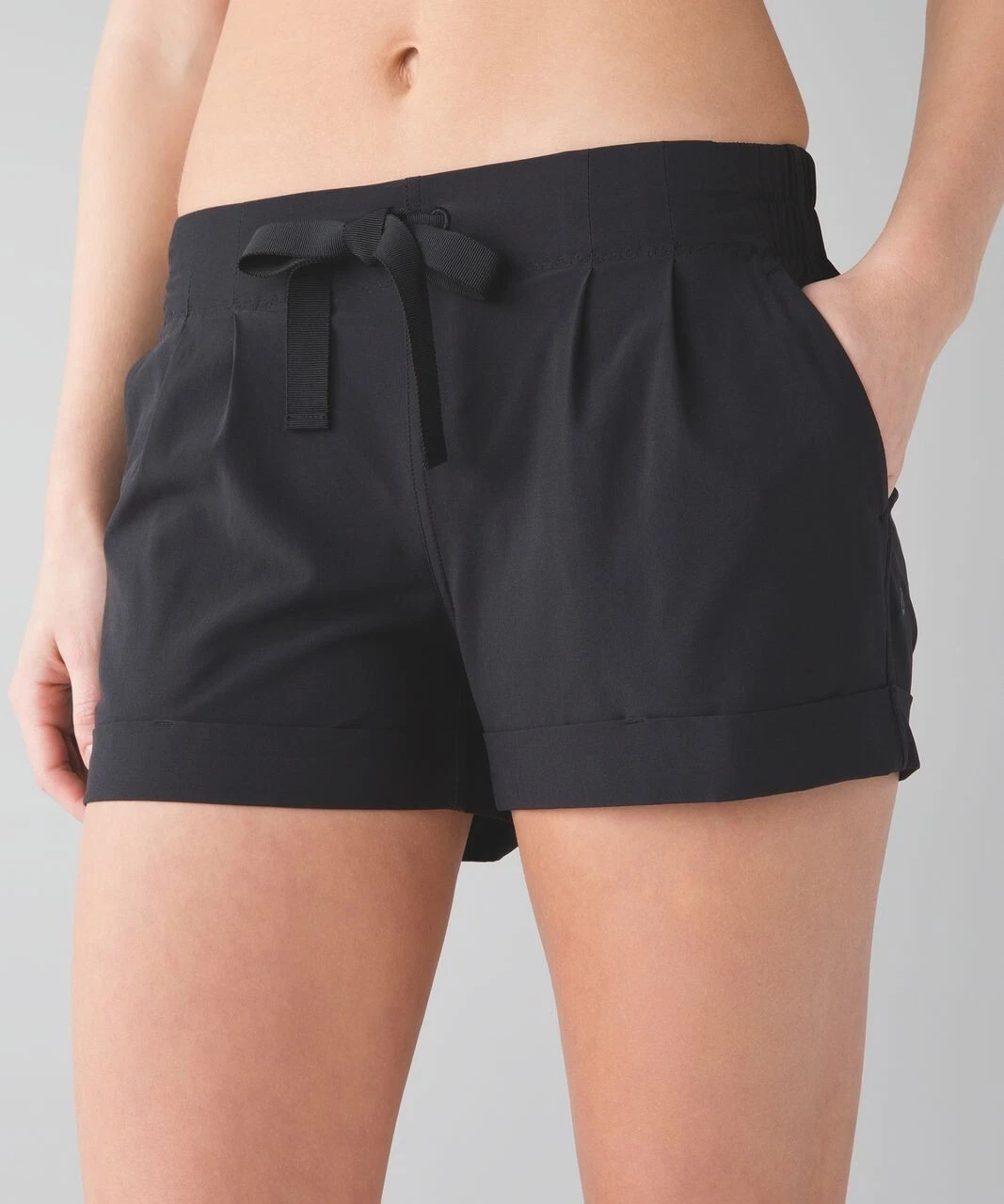 Lululemon short II black spring break away SPF50 beach summer run hike 8