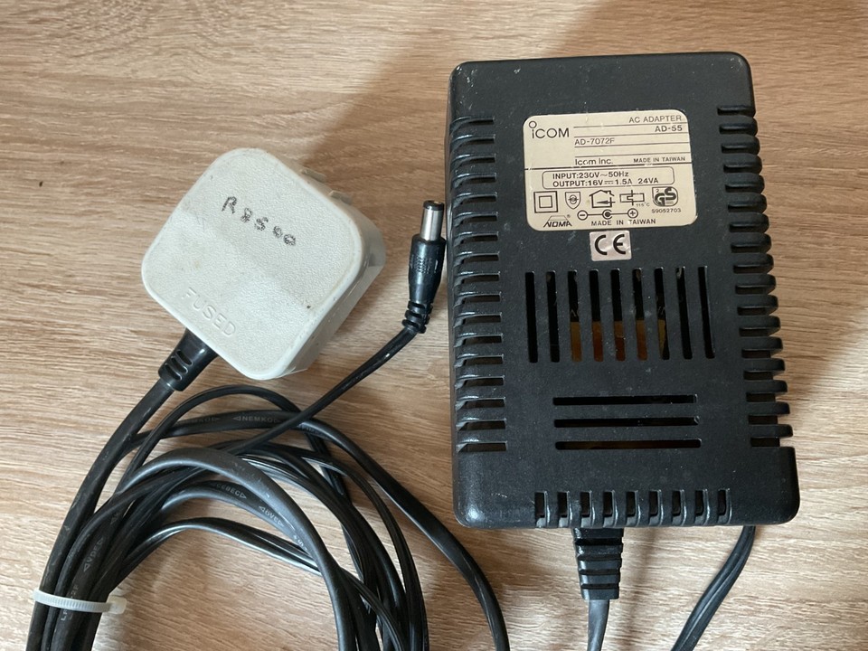 Icom IC-R8500 Professional Wideband Communications Receiver AM/FM/SSB ...