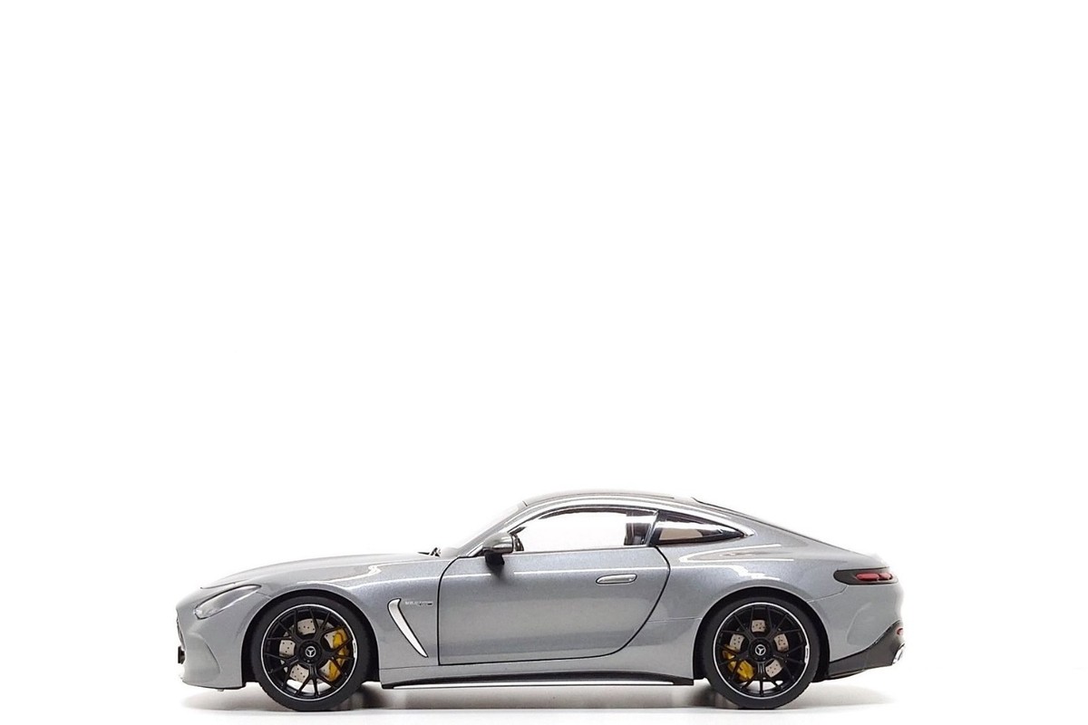 NZG 1:18 Mercedes-Benz AMG GT63 4Matic+ in Selenite Grey (Dealer
