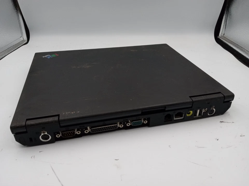 IBM ThinkPad T23 2647-KU2 14" Laptop Intel Pentium III - WON'T POWER ON -RR - Image 4 of 4