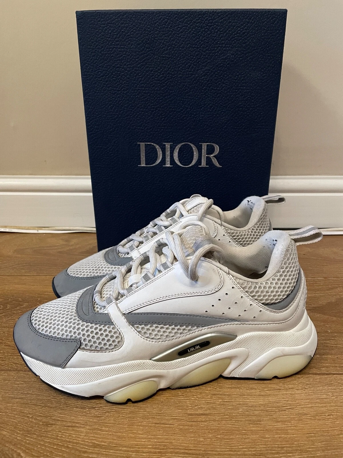 Dior B22 Blanc UK 8/EU 42 100% Authentique