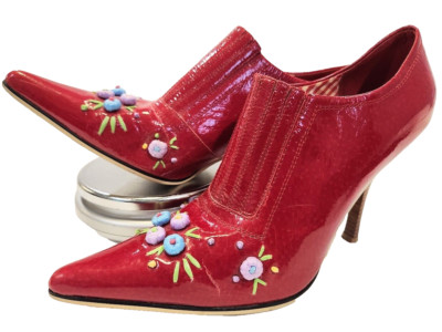 ZINC Red Shiny Leather Stilettoe Boots Straw Flowers Accents Size 8.5M Worn Once