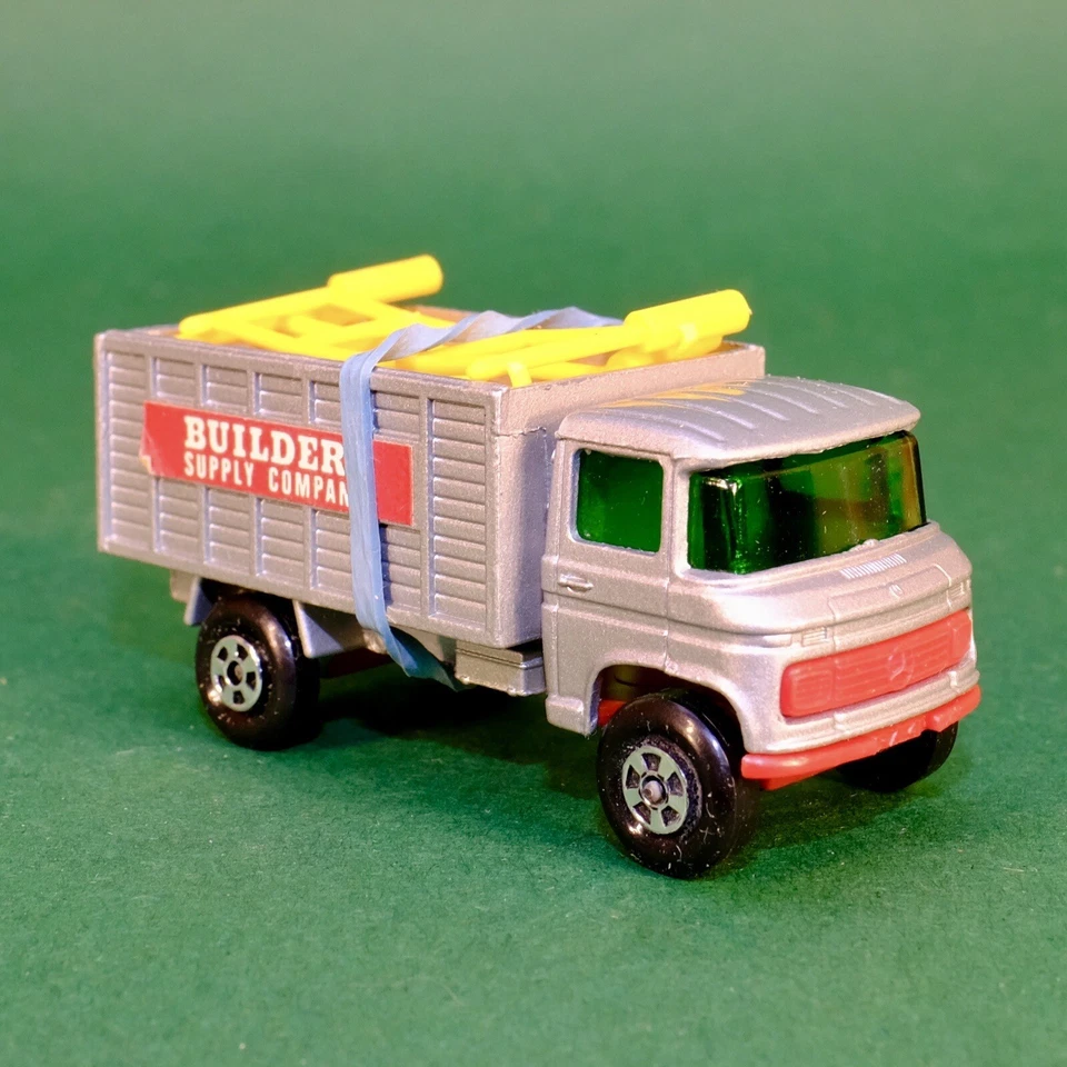 Matchbox Superfast No11 Mercedes Scaffolding Truck Boxed, Mint Condition - Image 3 of 4
