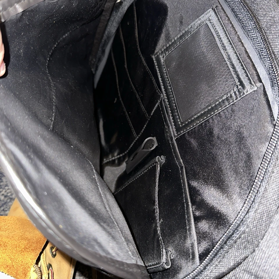 Estuche de transporte negro de lujo para computadora portátil de 3 bolsillos bonito bolso bandolera de trabajo  Foto 3 de 4