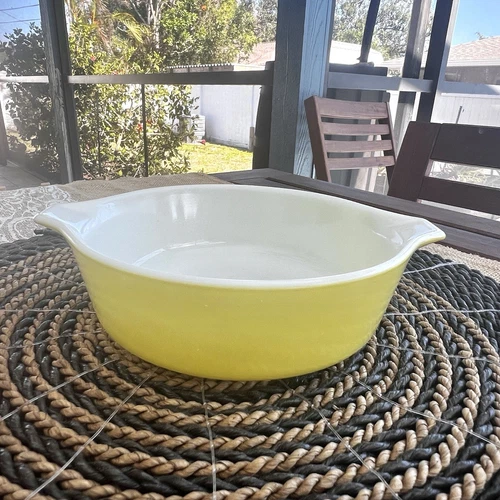 Vintage Pyrex Yellow Citrus #471  1 pt. Casserole Dish Excellent Condition