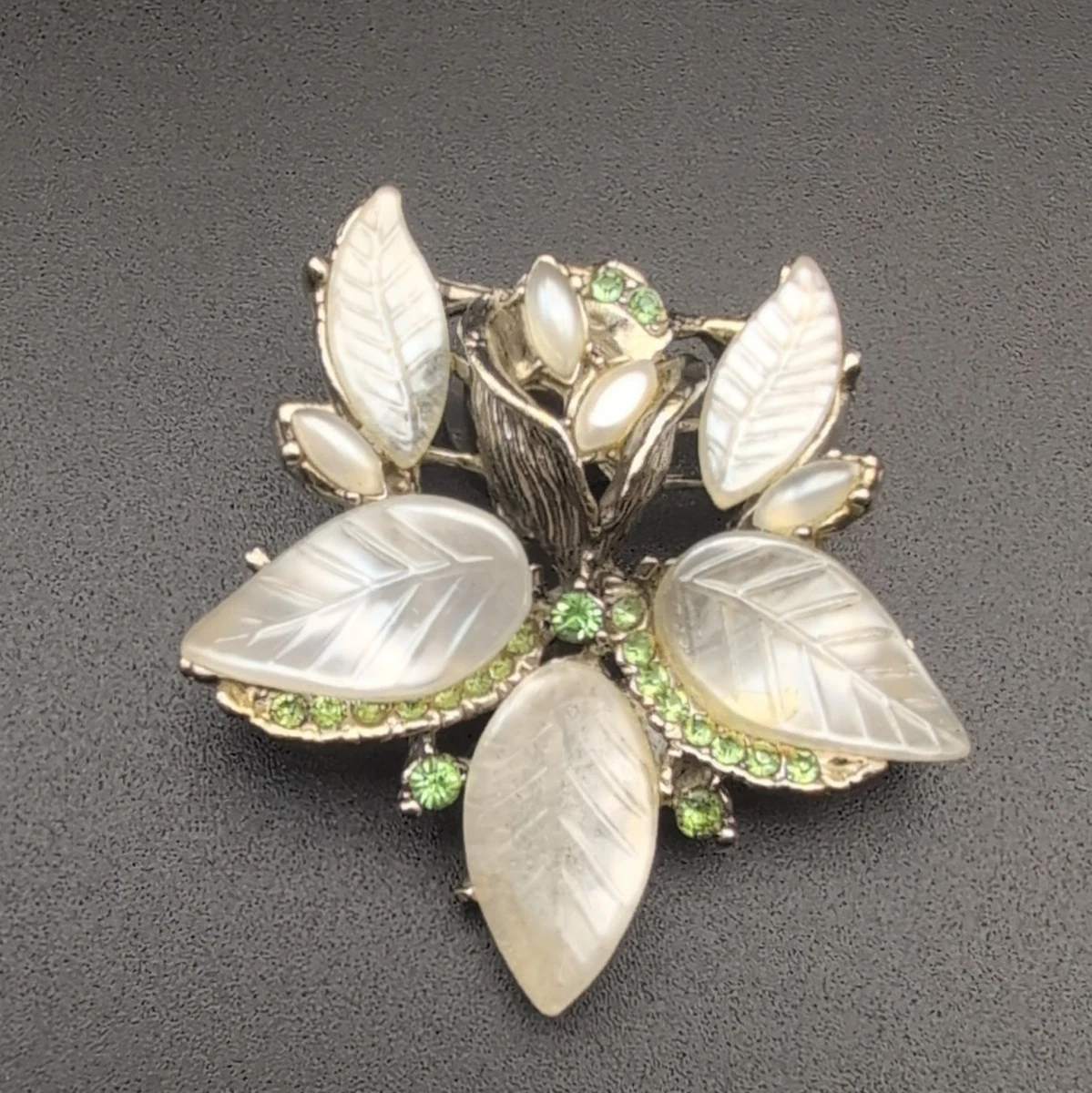 25+ Vintage Mother Of Pearl Brooch In Retro Costume Pins