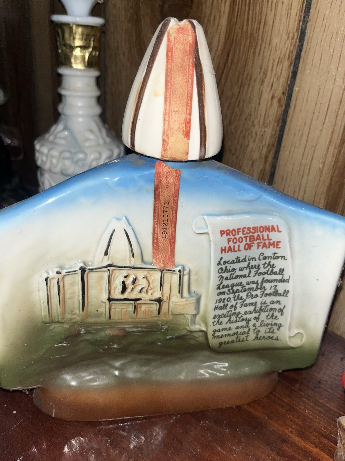 Jim Beam 1972 Pro Football Hall Of Fame Canton Ohio Decanter Liquor Bottle Empty