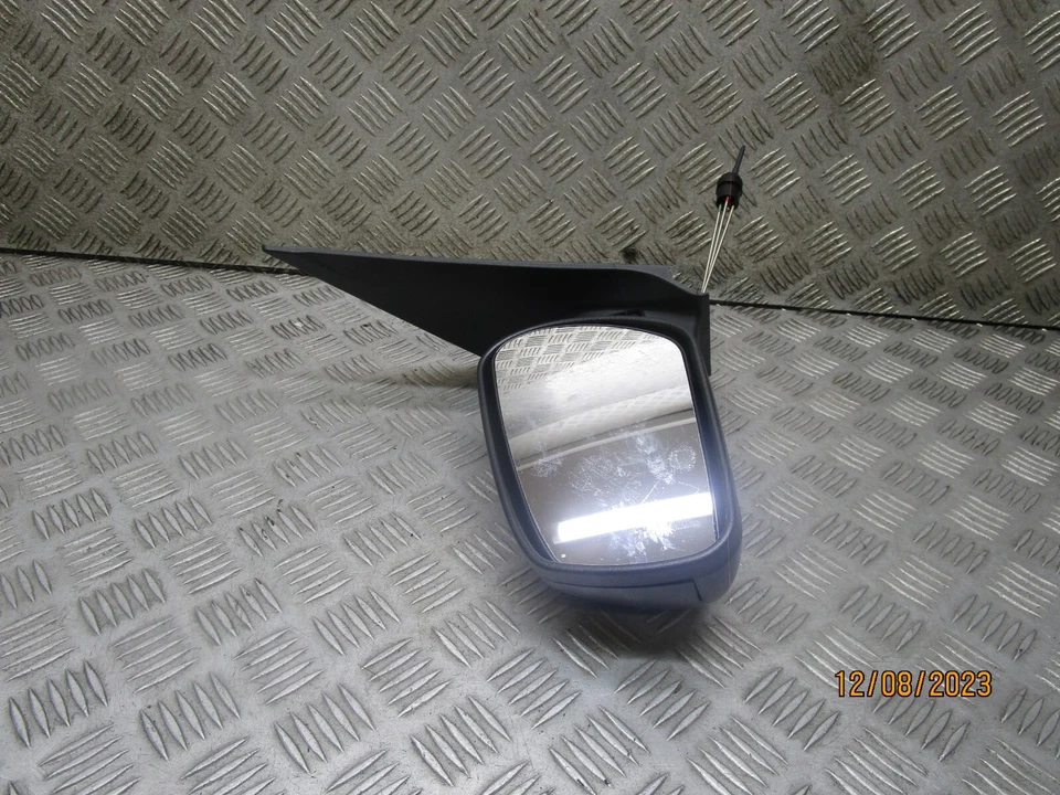 Ford Fiesta 2006 5 puertas espejo retrovisor manual nuevo - no OEM Foto 3 de 4