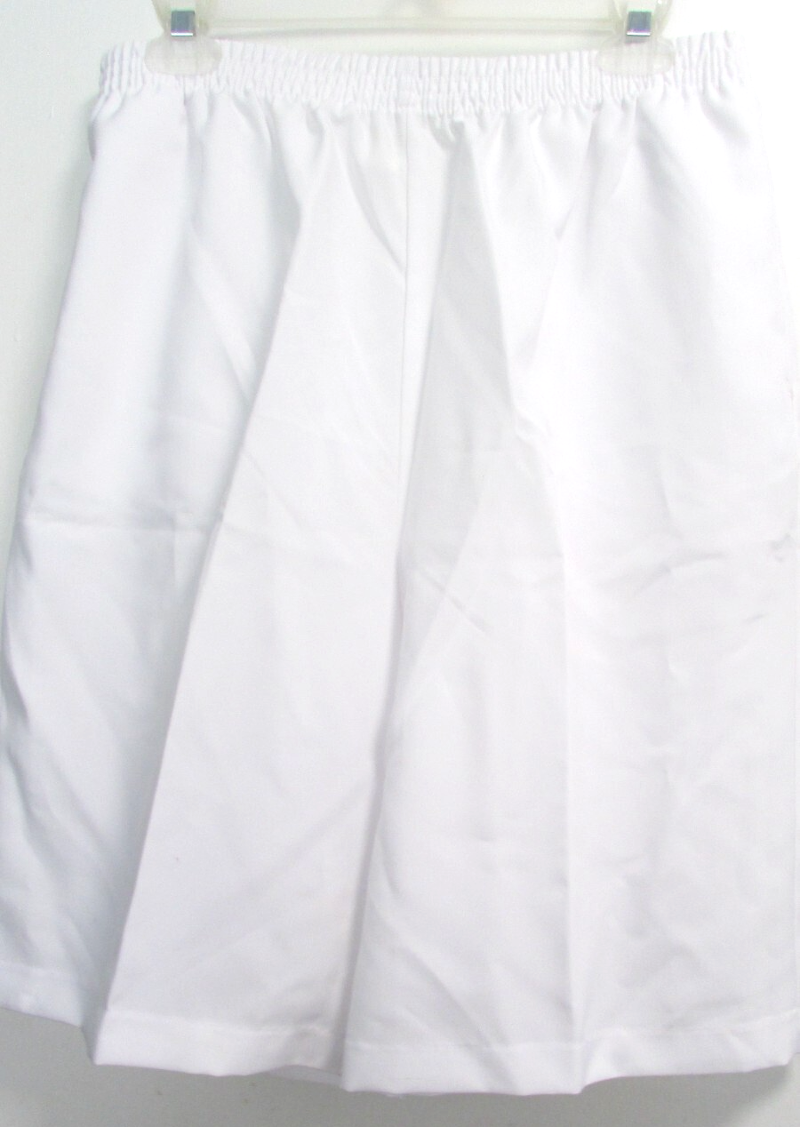 Women's size L White Stretch Waist Poly Pullon Shorts By Blair
