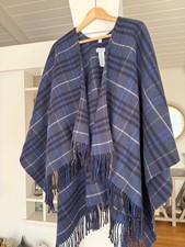 NWT BURBERRY CAPE/ PONCHO 130cm x130cm 