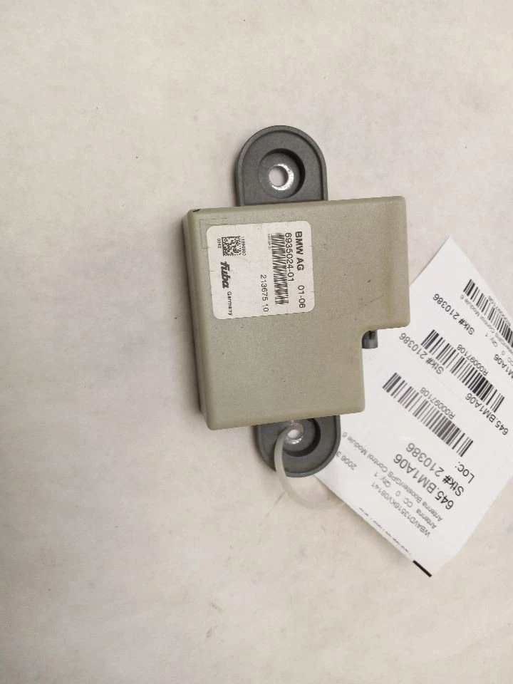 ANTENNA BOOSTER GPS CONTROL MODULE fits BMW 325 XI 2006 OEM 693502401 Foto 4 de 4