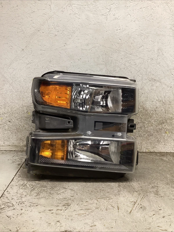 2019-2022 CHEVROLET SILVERADO 1500 RIGHTRH PASSENGER SIDE HEADLIGHT OEM HALOGEN