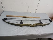 Vintage Bear Whitetail Hunter Bow Peak Weight 65 Draw Length 30.