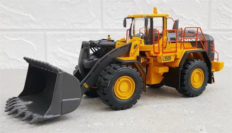 Preços baixos em Volvo Motorart 1:50 Carros, caminhões e vans | eBay