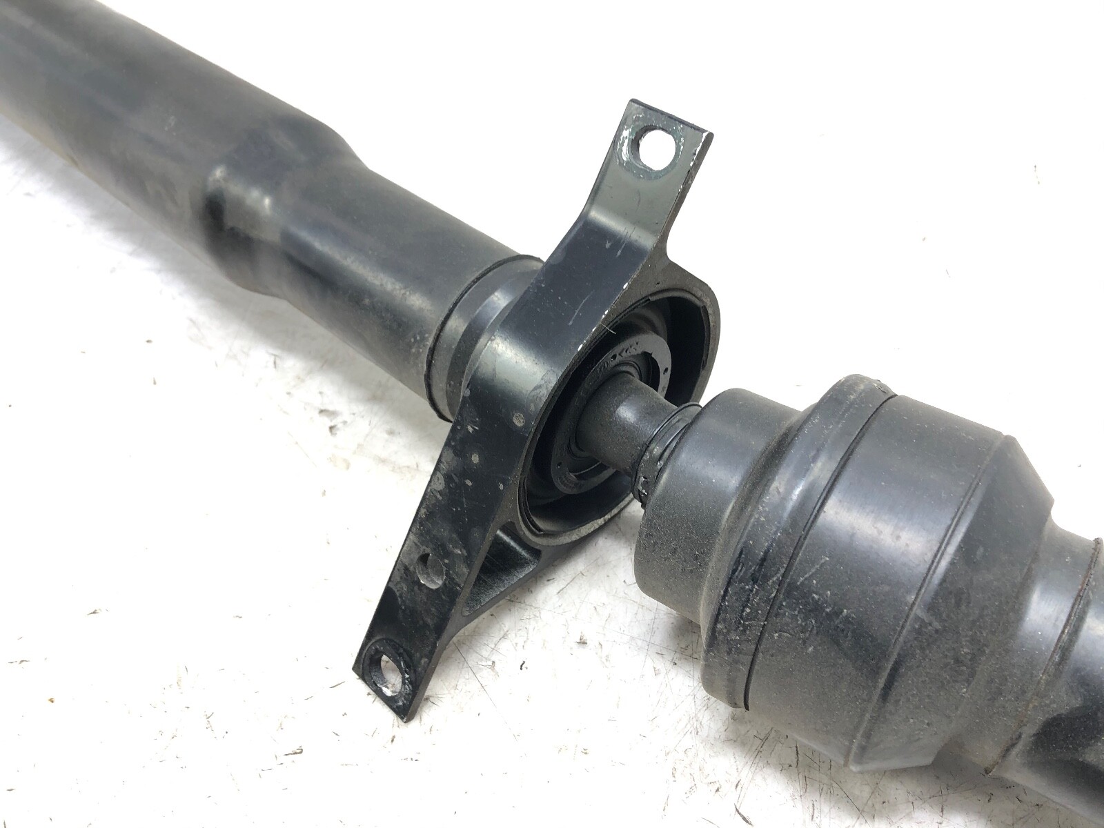 2014-2020 MASERATI GHIBLI RWD REAR DRIVE SHAFT OEM.