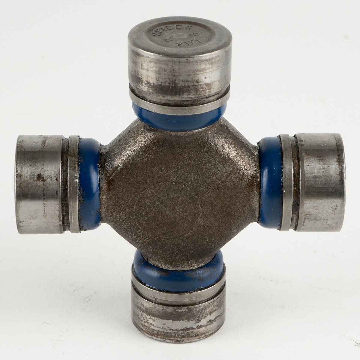 UNIVERSAL　UN−A2 Universal Joint Cross RE212902 AL71316 for John Deere 5045E