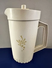 Vintage Tupperware 1 Qt Pitcher 874-14 Almond Harvest Gold Push Button Lid