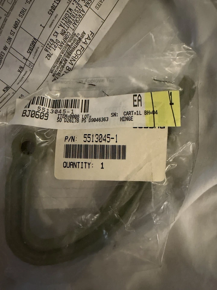 Conjunto de dobradiça de porta Cessna P/N 5513045-1 - Imagem 2 de 3