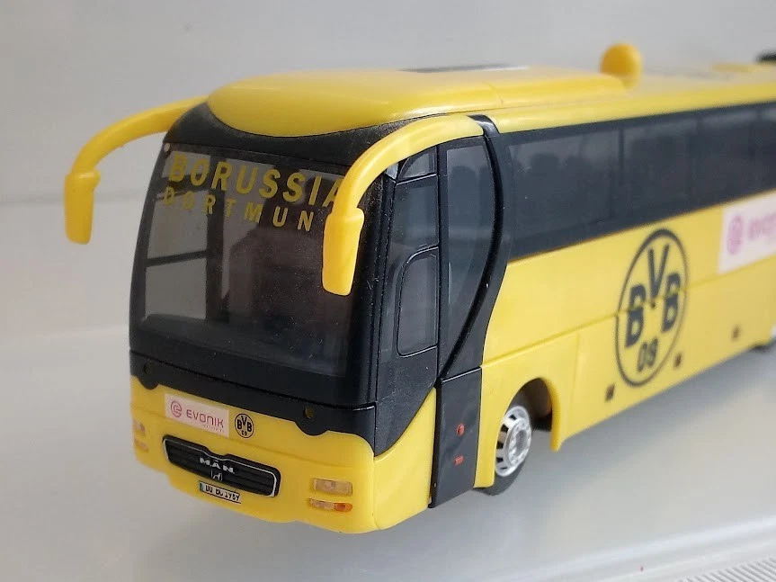 MAN Lion´s Star Mannschaftsbus °BVB 09 Borussia Dortmund° 1:87 H0 Rietze #049/4 - Bild 2 von 4