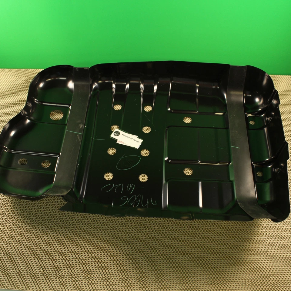 Защитная крышка топливного бака TOYOTA / подлинный оригинальный производитель / Land Cruiser 77606-60120 - Изображение 3 из 4