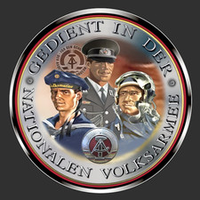 Moderneres Motiv (Uniform LaSK) - DDR-NVA-Aufkleber - gl&auml;nzend - 70 mm - rund
