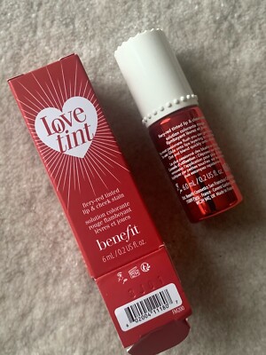 Benefit Love Tint Fiery Red getönter Lippen- & Wangenfleck