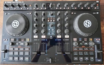 Traktor Kontrol S4 MK1 DJ Controller Native Instruments  MIDI Truntable Tested 
