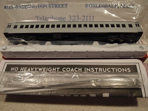 ATLAS 20001693 H.O. SCALE SINGLE WINDOW COACH UNDECORATED 2-PACK