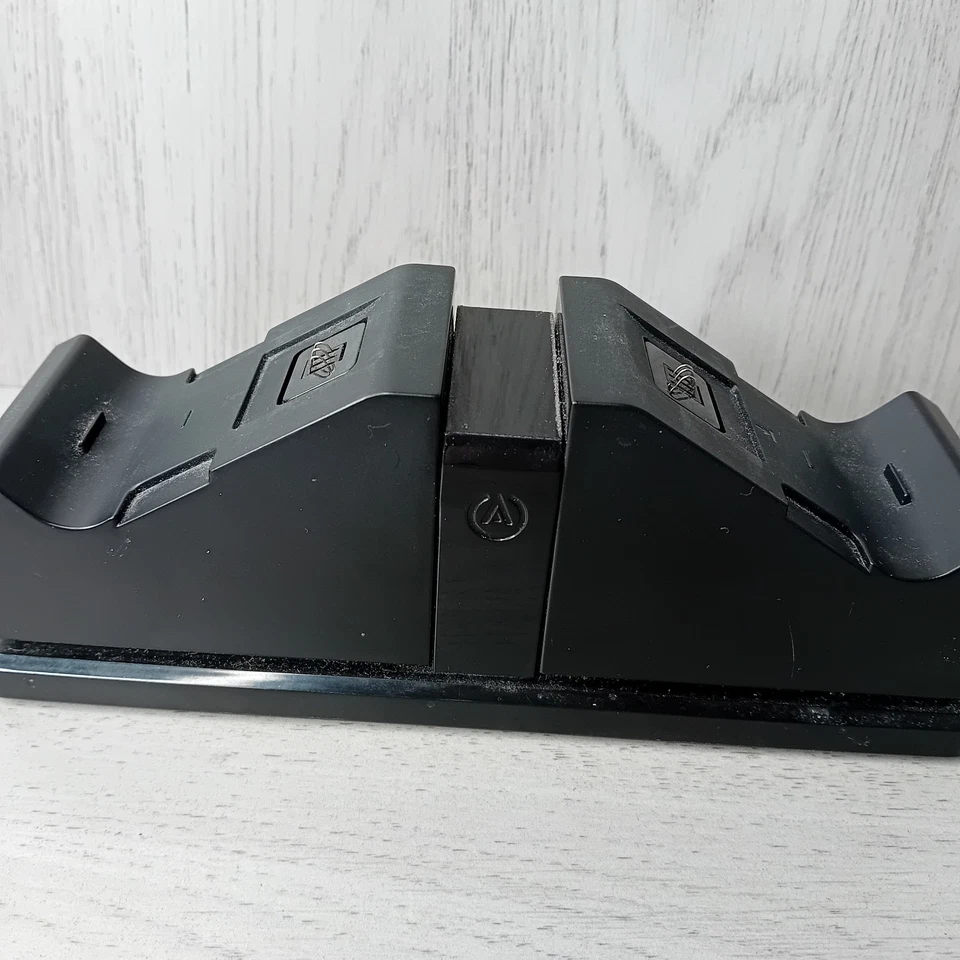 POWER A DUAL CHARGING STATION DOCK FOR XBOX ONE - RARE RETRO GAMING (NO CABLE) - Image 2 of 4