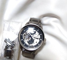 Montre squelette automatique