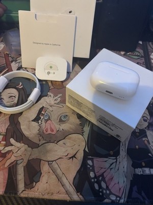 Apple AirPods Pro 2nd Generation with MagSafe Wireless Charging Case - White
