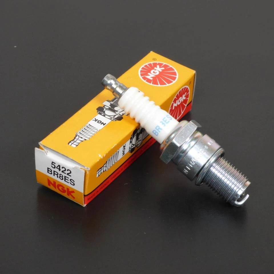 Bougie d'allumage NGK pour Moto 194 750 27244 2001 à 2003 BR8ES / 5422 Neuf - Photo 2/3