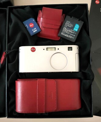 RARE Leica D-LUX Compact Digital Camera Silver 1st Generation 2003 RARE Leica D-LUX Compact Digital Camera Silver 1st Generation 2003