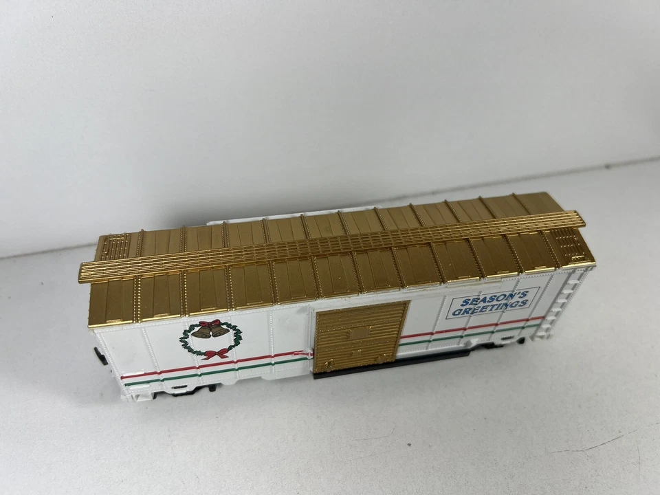 Model Power HO Seasons Greetings 40’ Box Car Merry Christmas Train Holiday 169 - Image 2 of 4