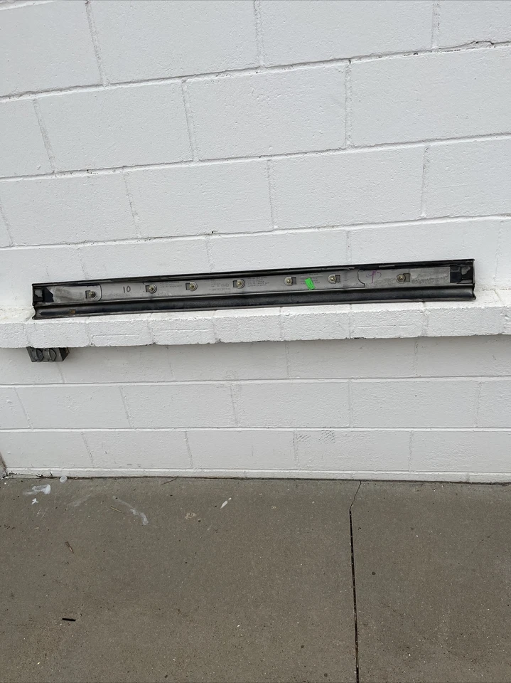 Chevy GMC S15 JIMMY Lower Tailgate TRIM MOULDING Genuine OEM 15721129 GRAY OEM - Image 2 of 4