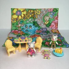 Fisher Price Hideaway Hollow Maddy Montgomery’s Townhouse Playmat & Barry B Day