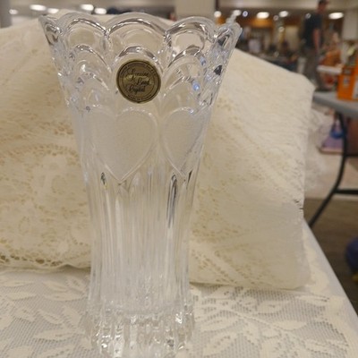 FROSTED HEARTS VASE FTD Genuine Leaded Crystal Scalloped/Ribbed/Hvy Glass FRANCE