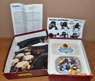 Vintage 1988 Hardees CALIFORNIA RAISINS Figures Grapevine Tour Box Set