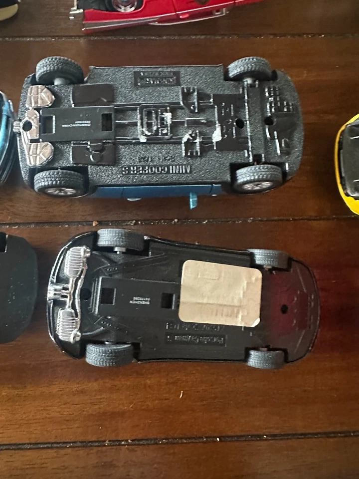 Lot Of 10 Kinsmart 1:46 1:40 1:38 1:36 1:34 1:28 Scale Pull-Back Diecast Cars - Image 2 of 4