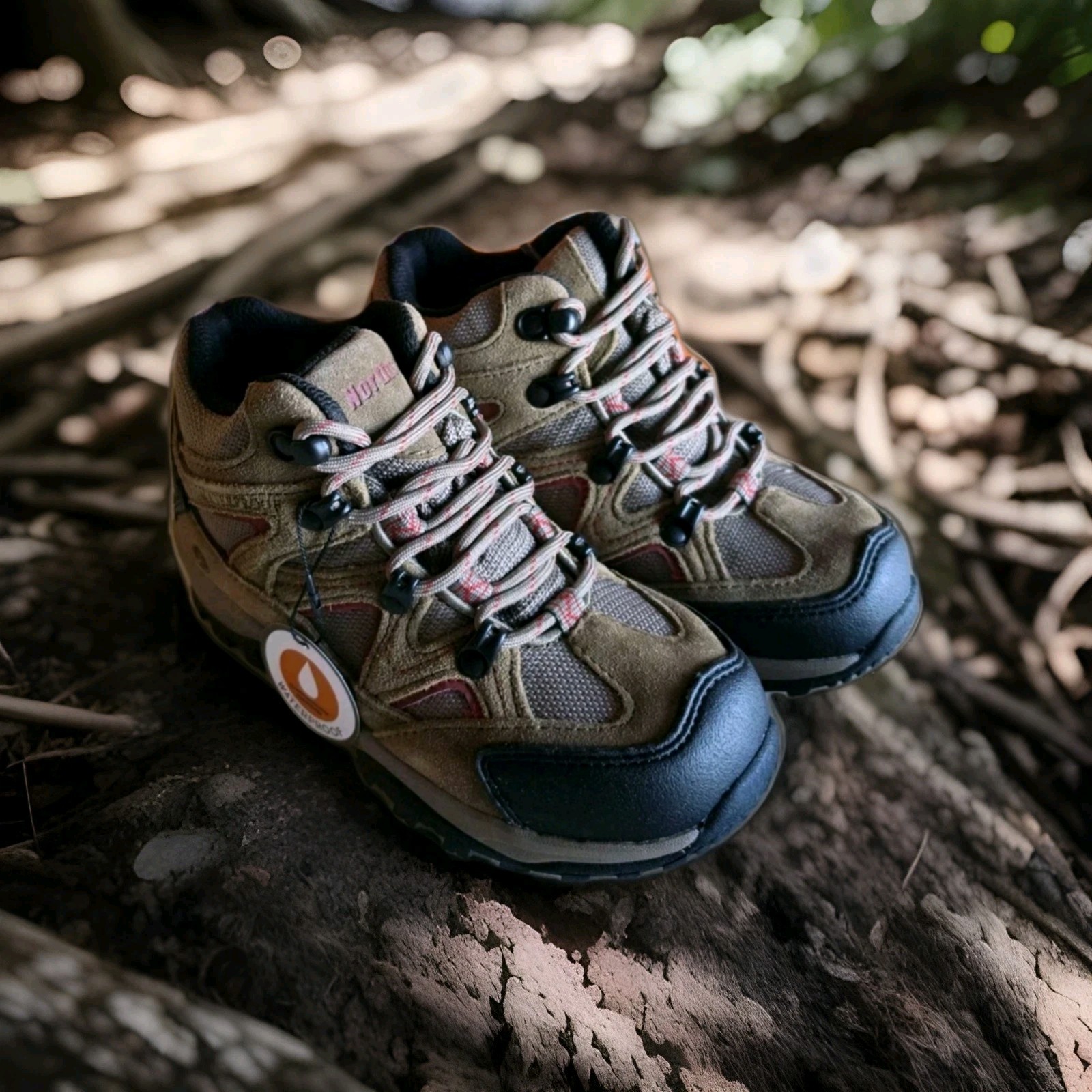 NIB Northside Kids Snohomish Jr Waterproof Hiking Boots Chilli Pepper Size 12