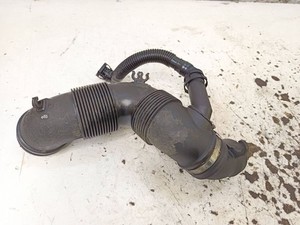 Volkswagen PASSAT B7 2013 Diesel 77kW Ansaugrohr Ansaugschlauch Turbolader