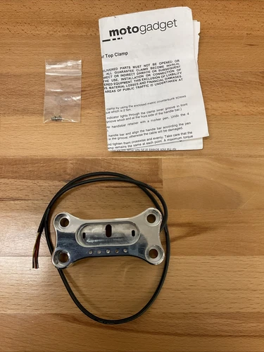 motogadget msm Metric Handle Bar Top Clamp zur Montage des motoscope mini, 361-8