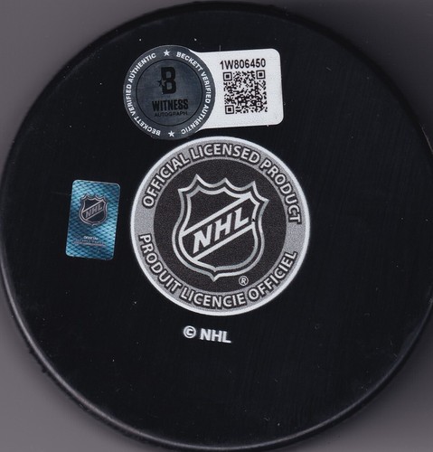 BECKETT JONATHAN TOEWS SIGNED CHICAGO BLACKHAWKS LICENSED LOGO PUCK 1W806450 - Picture 2 of 2