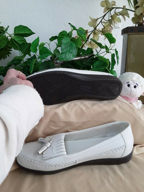 dr scholl's leather tassel loafers