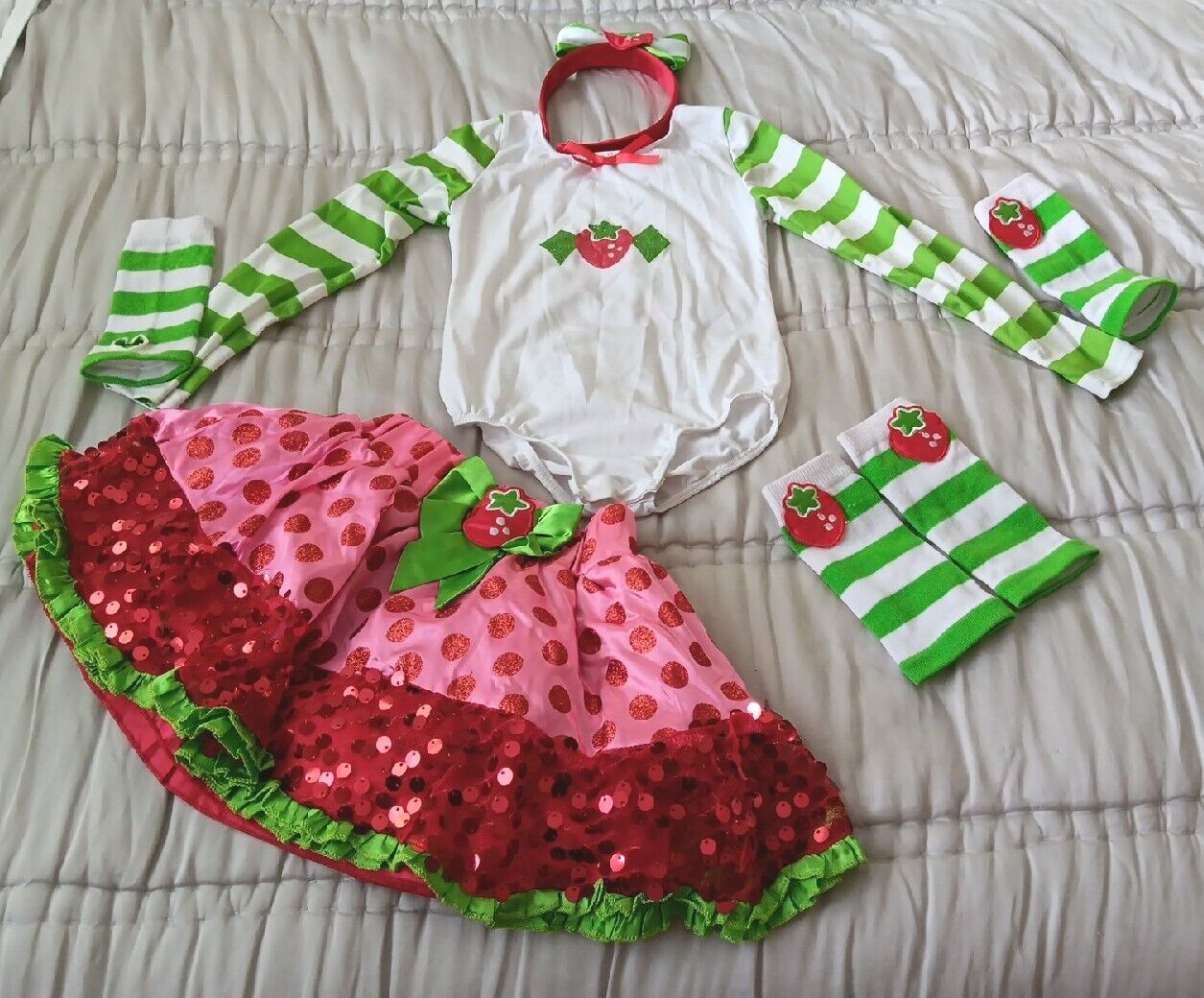 Baby Girl 12-18 Mos* Halloween Strawberry Shortcake Costume **5 Pieces See Desc