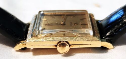1950s Gentlemen's 14K Gold Omega 17J Cal 302 Square Florentine Bezel Wristwatch - Picture 4 of 24