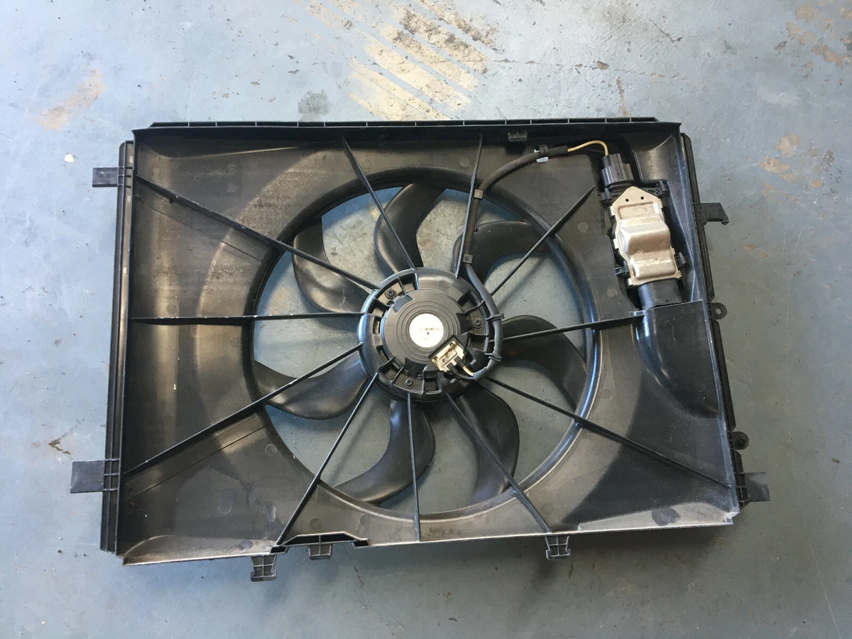 A2465000093 Mercedes W246 W176 A B Class radiator fan engine  