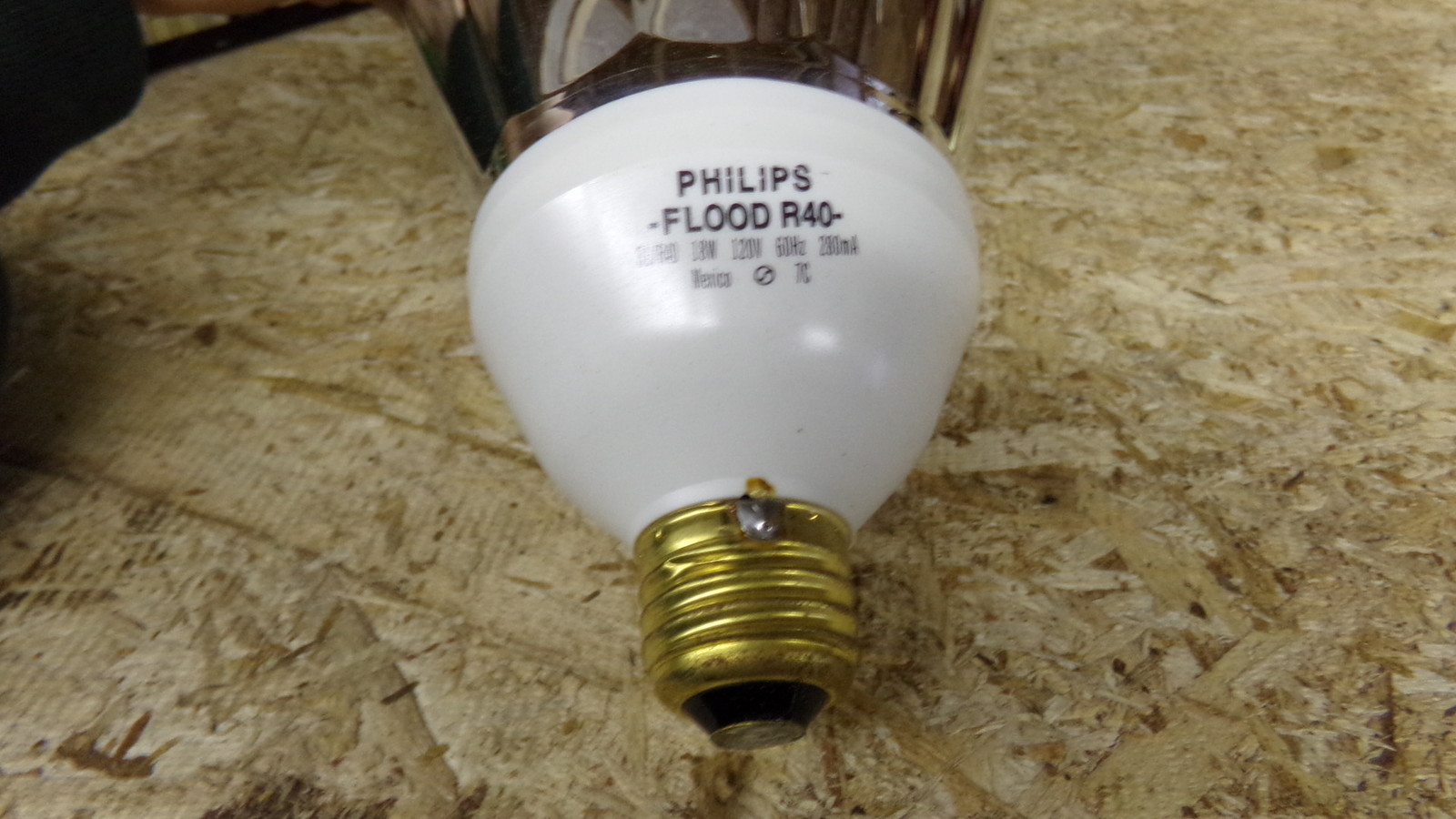 NEW Phillips Earthlight Flood R-40 Light Bulb SL/R40 18 Watt *FREE ...