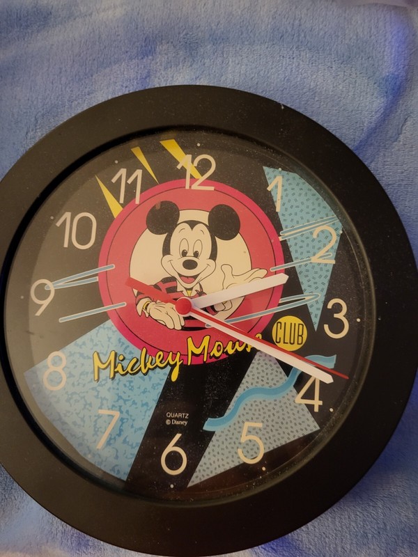 Rare Vintage Retro 90s Disney "Mickey Mouse Club" Quartz Wall Clock Works Great