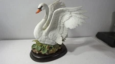 CERAMIC SWAN 1987 Homco WHITE SWAN Figurine Homeco Home Interiors DATED 1987
